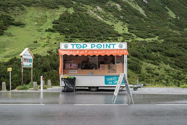 Werner Neururer: Mobiler Kiosk auf der Passhöhe Hahntennjoch