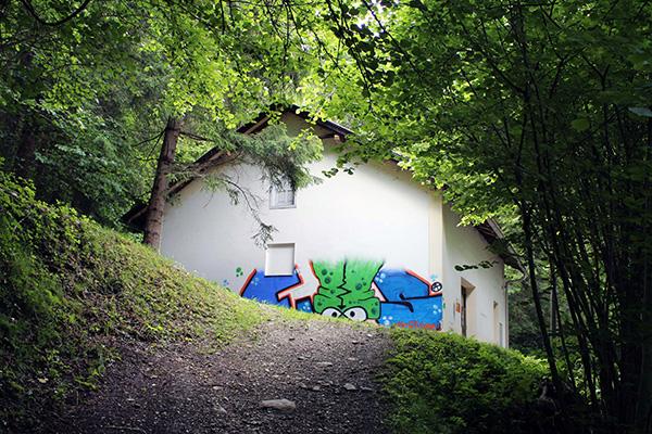 Kleinwasser-Kraftwerk der IKB am Mühlauer Bach